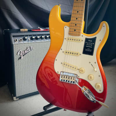 Fender Player Plus Stratocaster with Maple Fretboard 2023 - Tequila Sunrise image 3