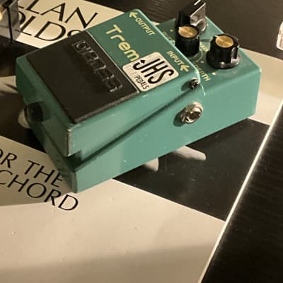 JHS Boss TR-2 Tremolo with 