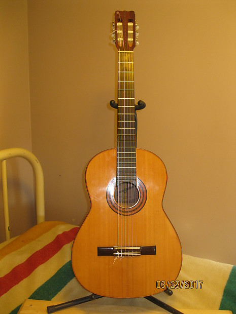 Yairi gakki classical shop guitar
