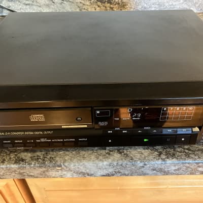 Superb SONY  CDP-605ESD  CD Player image 5