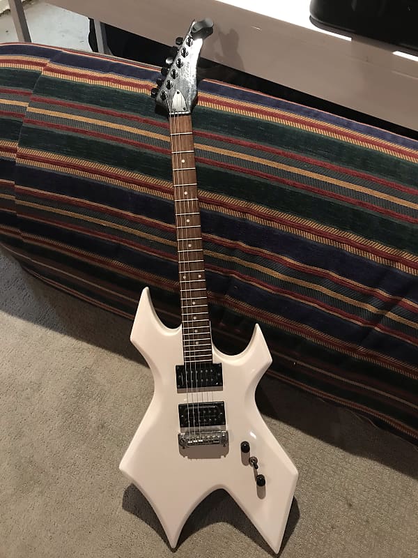 Bc Rich Warlock White Reverb