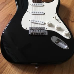 ギター 1997 Squier Affinity Stratcaster black Amazon.com: Squier Affinity Series Stratocaster FMT Electric