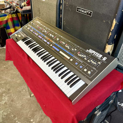 Roland Jupiter 6 1985 - JP-6 original vintage analog polysynth synthesizer