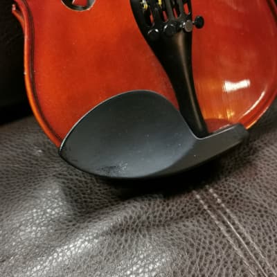 Menzel 1/2 Violin with Case and Bow - Natural image 3