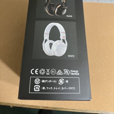 Vox VH-Q1 Smart Noise Cancelling Headphones for Guitarists - White image 3