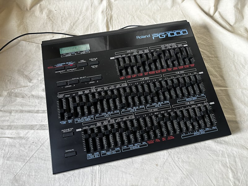 Roland PG-1000 Linear Synthesizer Programmer | Reverb UK