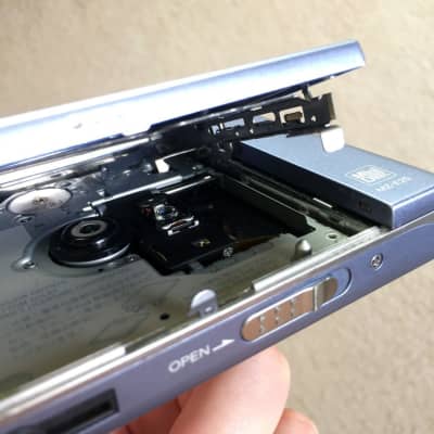 Sony MZ-E25 Walkman MiniDisc Player, Excellent Blue !! Working  !! image 9