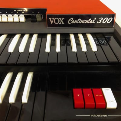 1960's Vox Continental 300 organ with bass pedals imagen 5