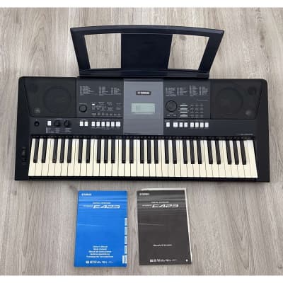 Digitales outlet Keyboard Yamaha PSR-E423 Komplett + Hocker + Anleitung