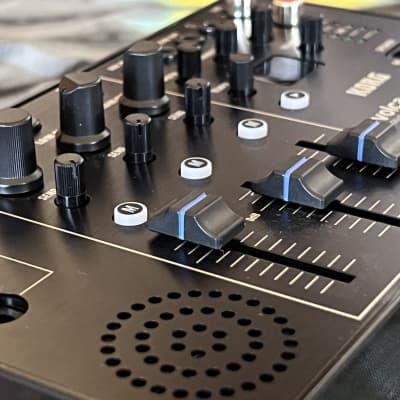 KORG Volca Mix アダプター付き KORG Volca Mix アダプター付き KORG volca mix 本体と電源