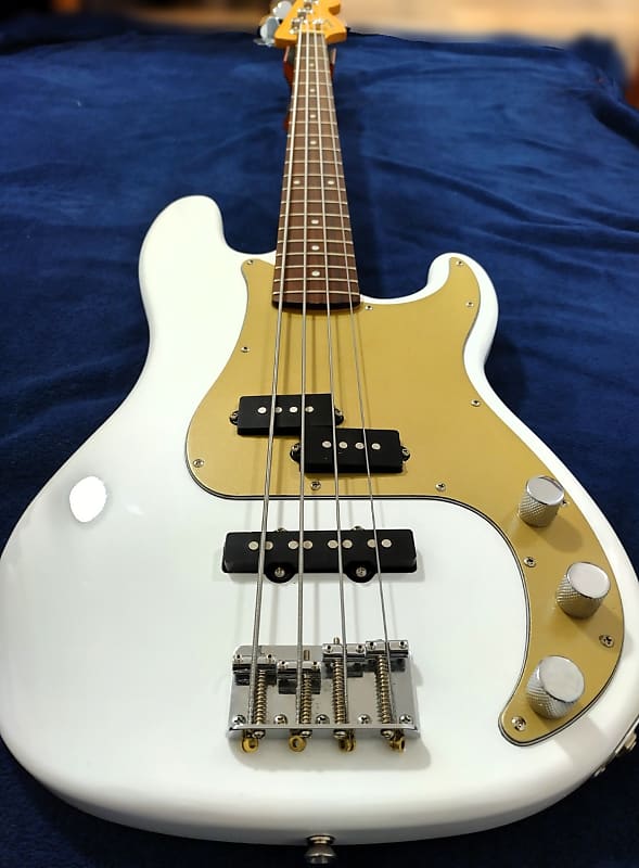 Squier Standard Precision Bass Special 1999 - 2010 | Reverb