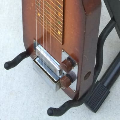 Rare Vintage USA Made Regal 1940's Lap Steel Guitar W/DeArmond Hershey Bar PU image 4