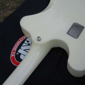 ベース ESP PPJ-WHITE Yossy エレキベース】-ESP-「LOUDNESS」山下昌良が1988年 JEALOUSY