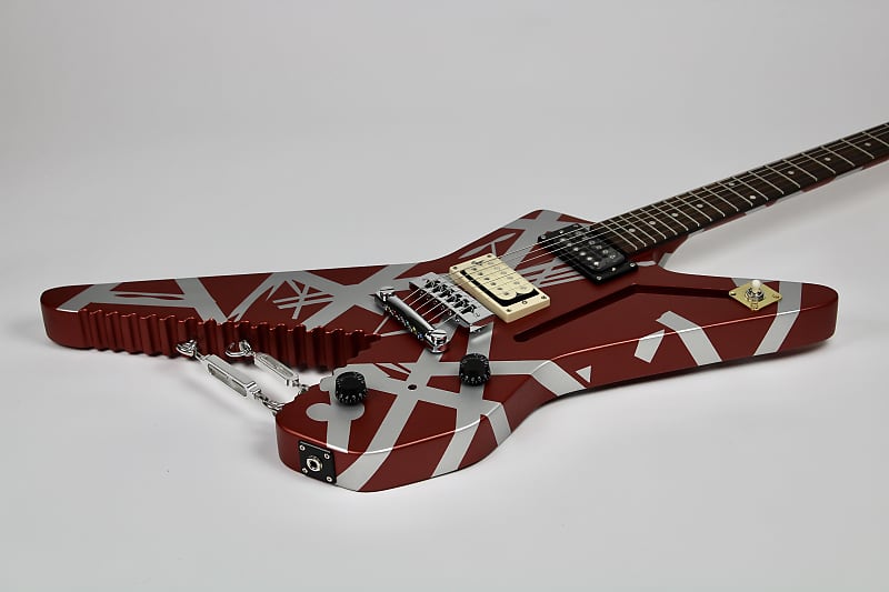EVH STRIPE SHARK レプリカ エディ・ヴァン・ヘイレンの“シャーク”ギターのレプリカがEVH