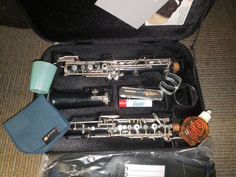 Professional oboe store