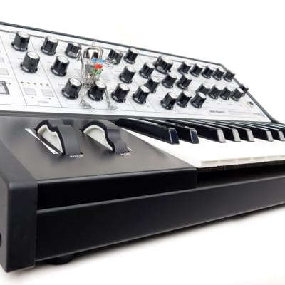 Moog Sub Phatty Subtractive Analog Bass Synthesizer +Top Zustand+ 1,5 Jahre Garantie