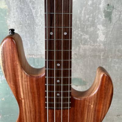 Mint Sadowsky MetroLine Limited Edition Masterbuilt M/J Bass 2024 - Marbled Padouk top with Okoume body image 5