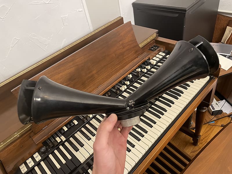 Leslie Upper Horn with deflectors 147 122 Reverb