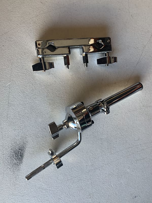 Ddrum Ball joint tom Mount with 2 sided rack clamp Chrome Reverb