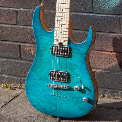Lindo 6X Compact Quilted Maple / Bamboo Electric Guitar and Hard Case - Ocean Burst / Turquoise image 1