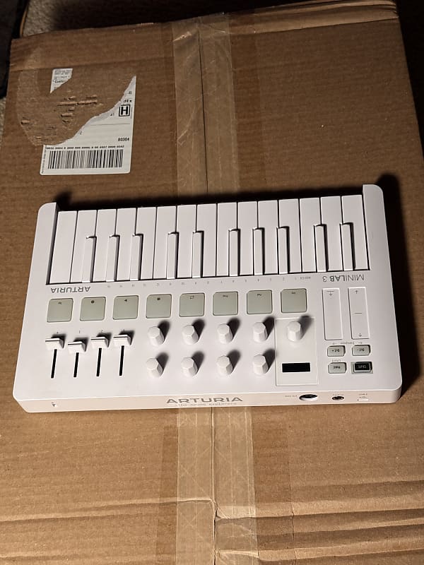 Arturia MiniLab 3 Alpine White - 25-Key MIDI Controller | Reverb
