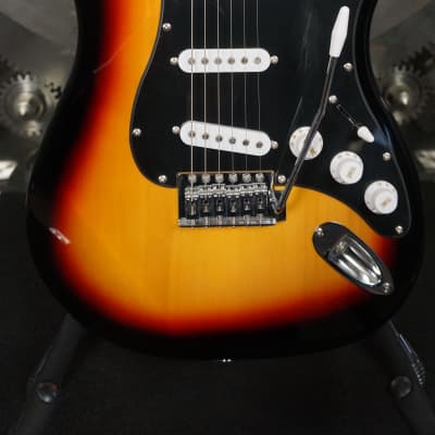 Indio Stratocaster - 3-Color Sunburst (Upgraded Bone Nut) w/ Gig Bag image 6