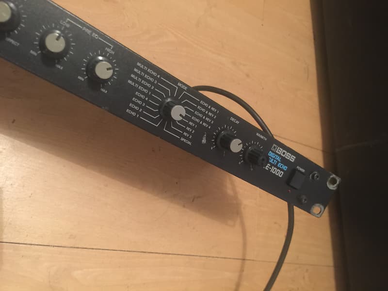 Boss Re1000 Digital Multi Echo Delay Rack. Vintage Digital