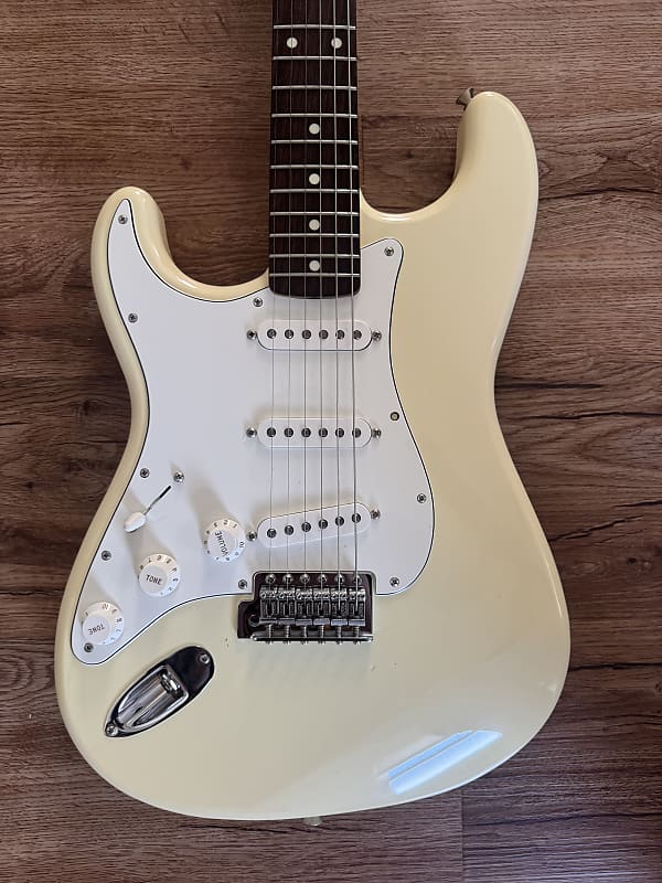 Squier MIJ Standard Stratocaster 1984 - 1988 | Reverb