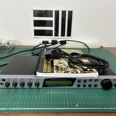 E-MU Systems Virtuoso 2000 Rackmount 128-Voice Virtual Orchestra 2000 - Silver