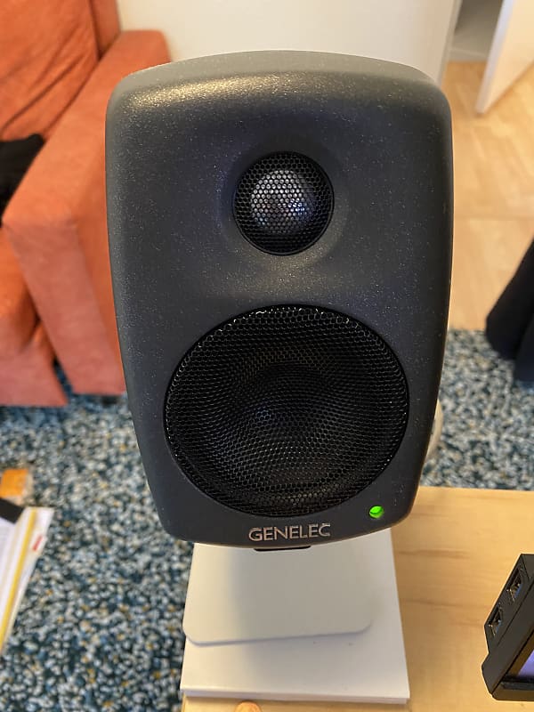 Genelec 8010 A Pair with 7040 APM Subwoofer Carrying Case