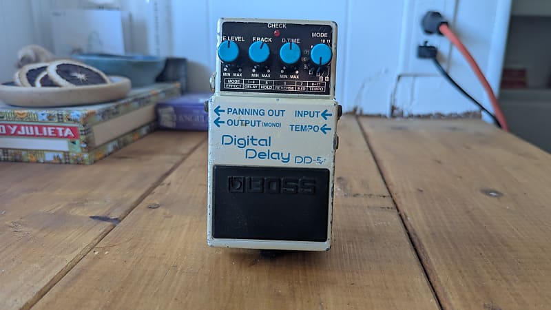 Boss DD-5 Digital Delay | Reverb Canada