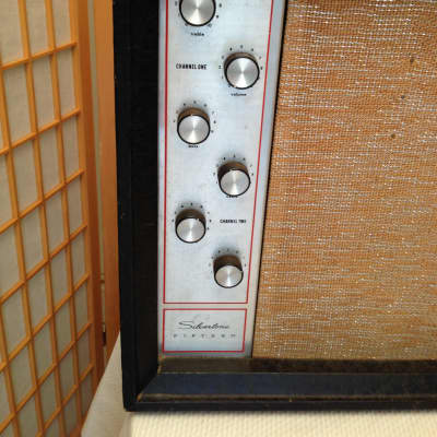 Silvertone TV Model 1473 25-Watt 1x15 Bass Guitar Amplifier image 3
