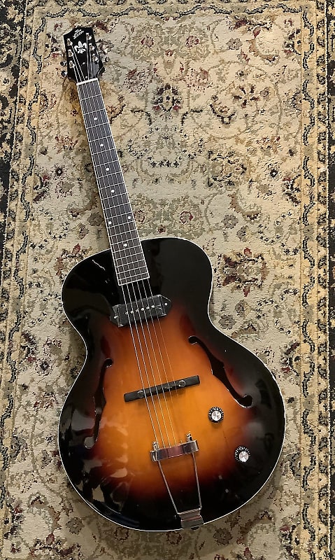 LOAR ( ロア ) LH-309 BK アーチトップ　P90 ハードケース Amazon | LOAR (ロア) フルアコースティックギター LH-309-BK