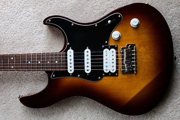 Yamaha cheap pacifica pac412v