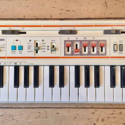Casio MT-52 1980s Lo-Fi, Polyphonic goodness | Reverb