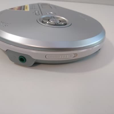 SONY D-NE241 Portable CD Player Walkman Discman - Working Perfectly image 6