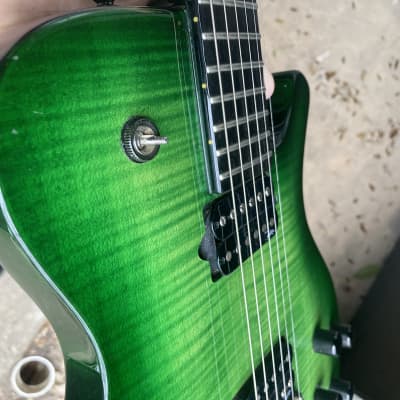 Parker Pm 24 emerald Green Flame Top hornet single cut piezo electric guitar  - Emerald Green Flame image 21