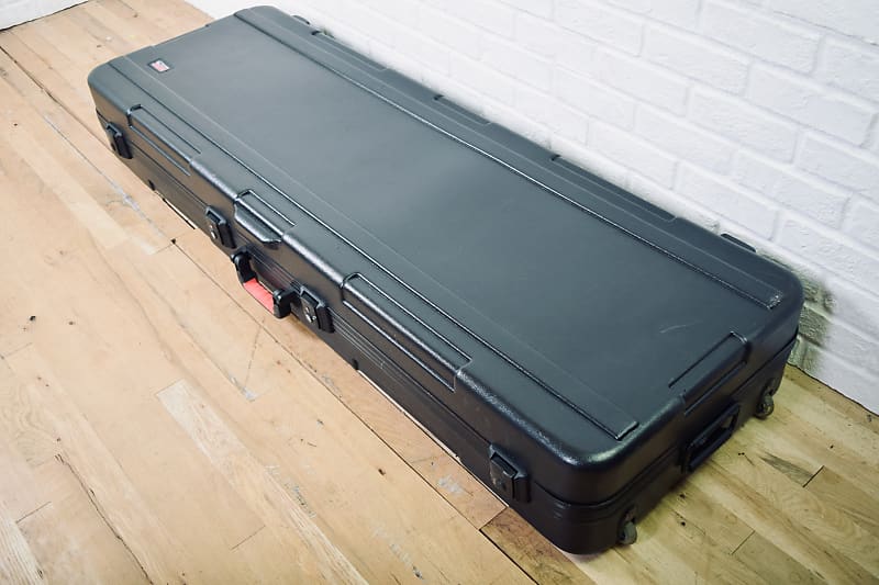 Gator 88 key hard keyboard case in excellent condition-piano flight case image 1
