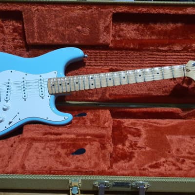 Fender Yngwie Malmsteen Artist Series Signature Stratocaster maple Fretboard 2002 Sonic Blue for sale