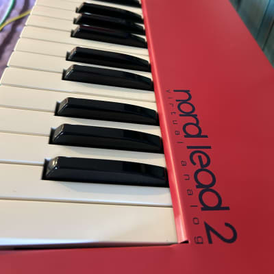 Nord Lead 2 49-Key 12-Voice Polyphonic Synthesizer 1997 - 2003 - Red