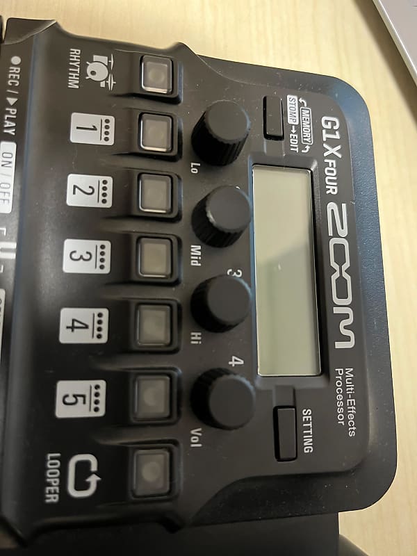 Zoom G1X Four