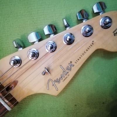 Fender Stratocaster American Professional 2017 - Sunburst image 3