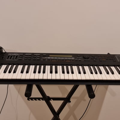 Roland XP-30 61-Key 64-Voice Expandable Synthesizer 1999 - 2004 - Black