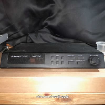 Roland MT-32 Multi-Timbral Synthesizer Module 1987 - 1992 - Black