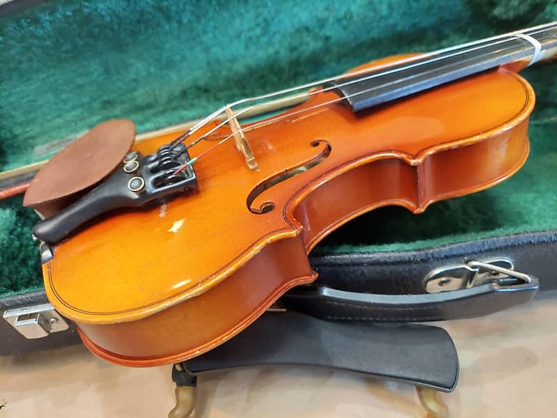 Suzuki No. 220 size 1/8 Violin, Japan 1983 Very Good Cond Suzuki No. 220 size 1/8 Violin, Japan 1983 Very Good Cond