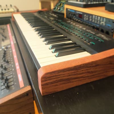 Custom Oak Side Panels for Yamaha DX11: Handmade Wooden Synth Ends