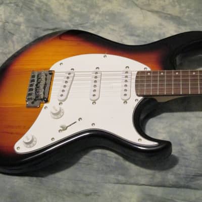 Cort - G200-Strat style Electric Guitar/ Classic Gloss Sunburst image 8
