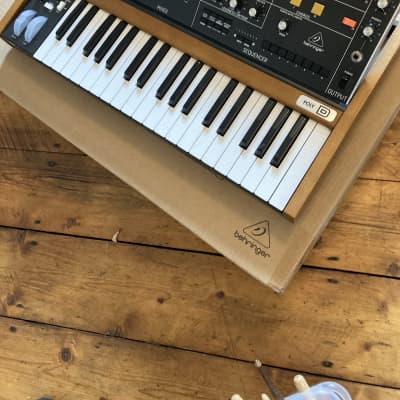 Behringer Poly D 4-Voice Polyphonic Synthesizer 2020 - Present - Black / Wood
