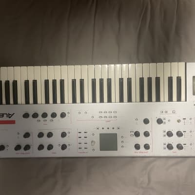 Alesis Ion 49-Key Analog Modeling Synthesizer 2000s - Silver