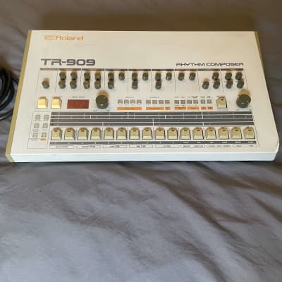 Roland TR-909 Rhythm Composer 1983 - 1985 - White